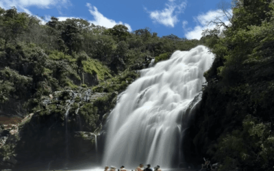 Aventura e beleza na medida certa: o passeio de UTV até a Cachoeira Maria Augusta